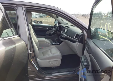 2019 Toyota Highlander Limited from USA, damaged, VIN 5TDDZRFH1KS736146